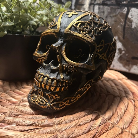 Decorative Black and Gold Skull Accent - Picture 6 of 9